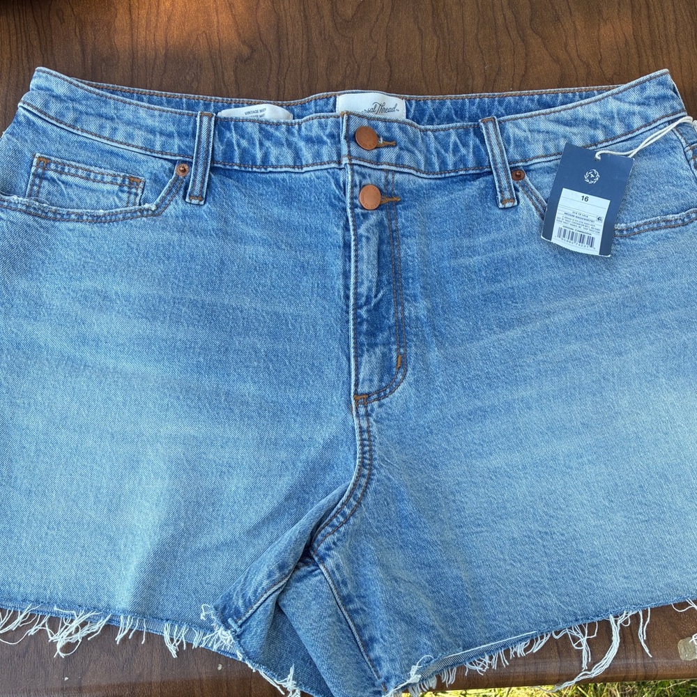 Women’s Universal Thread Denim Shorts Size 16 NWT